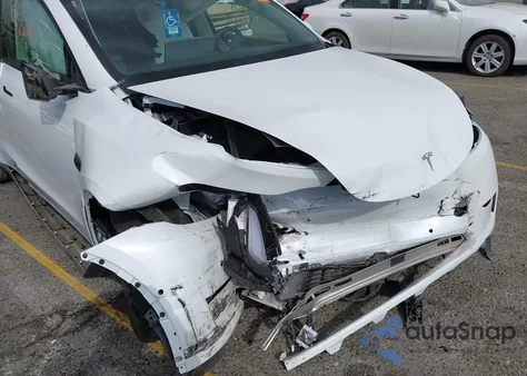 2022 Tesla Model Y Long Range Dual Motor All-Wheel Drive из США, поврежденный, VIN 7SAYGDEE0NF329786